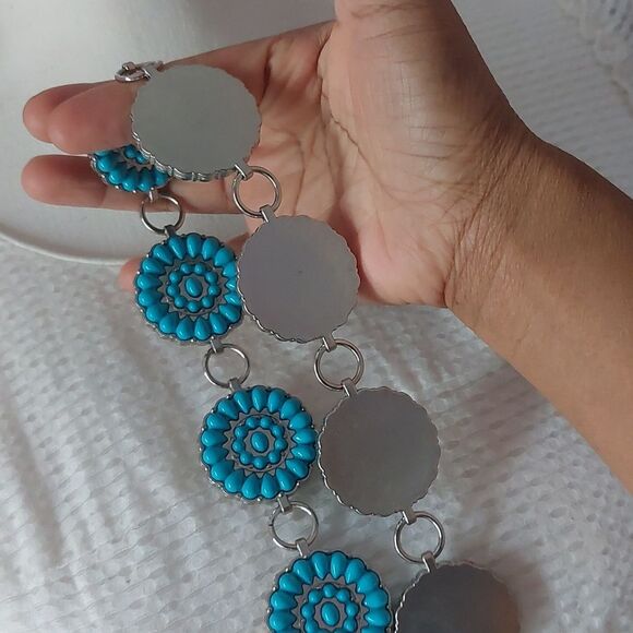 Faux Turquoise Silver Tone Round Conch Linked Metal Waist Belt - Picture 8 of 8